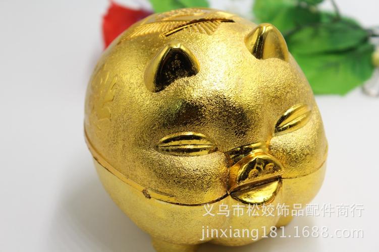 浙江金华两元店工艺品批发 义乌2元小商品地摊采购 塑料6寸仿金猪存钱